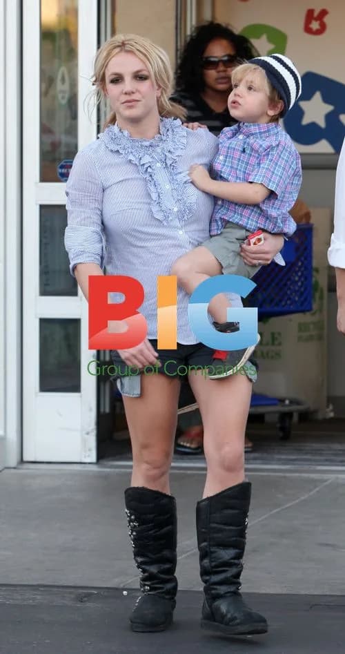 Britney Spears with Jayden James at Toys R Us