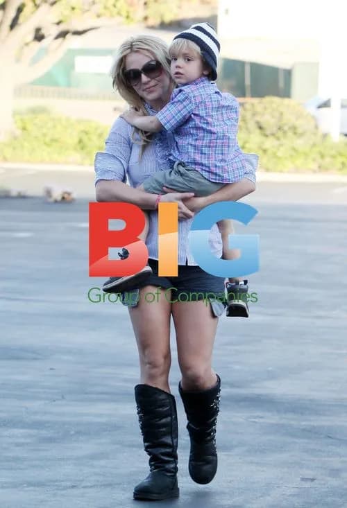 Britney Spears with son Jayden at Toys R Us
