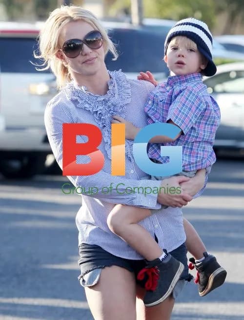 Britney Spears and son Jayden out in Calabasas