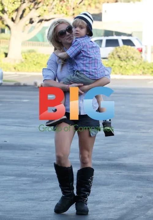 Britney Spears with Son at Toy Store