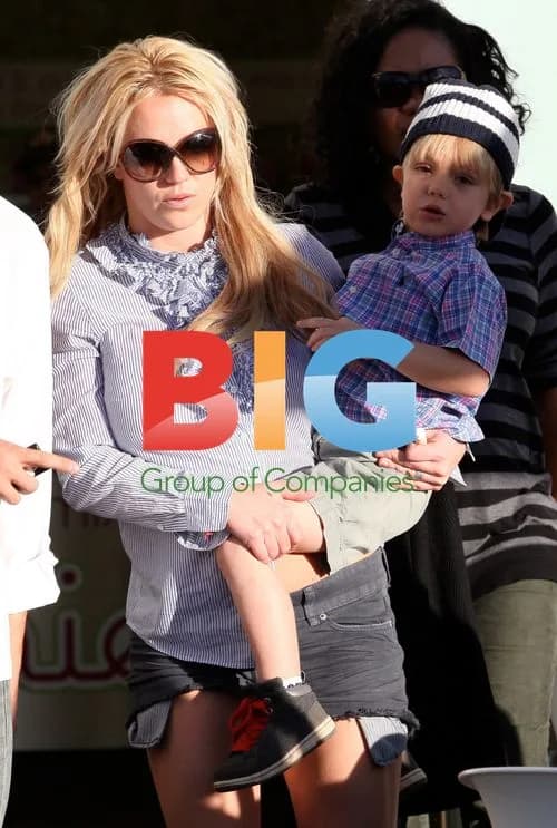 Britney Spears and son at Toys R Us and Menchie's