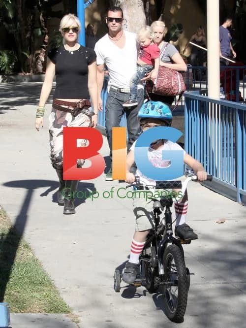 Gwen Stefani and family at park