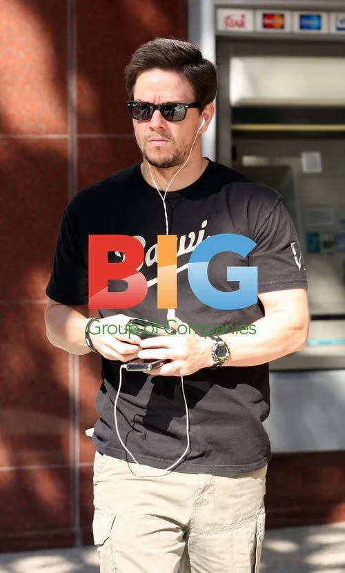 Actor Mark Wahlberg gets cash from ATM in LA