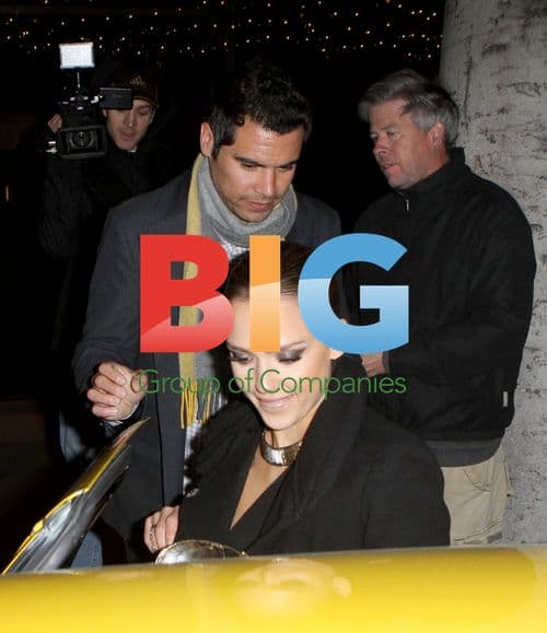 Jessica Alba and Cash Warren dining in LA