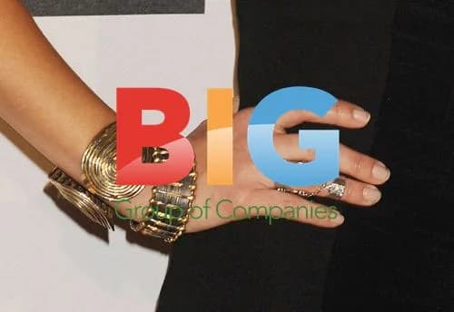 Jessica Alba at 2010 AMAs Press Room