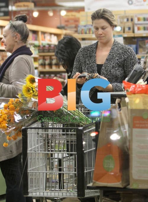 Ali Larter Shops at Whole Foods Pregnant