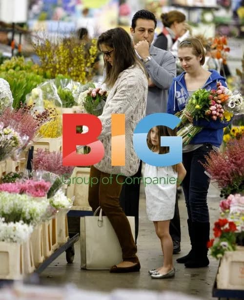 Katie Holmes and Suri at Flower Mart