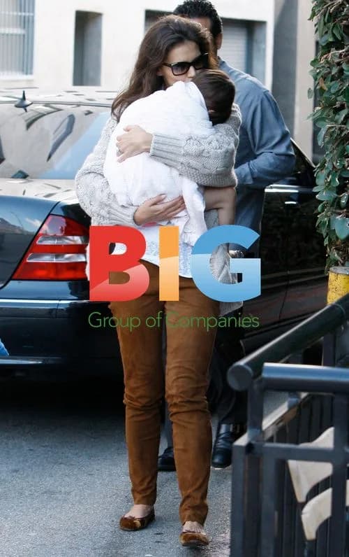 Katie Holmes and Suri Shopping in Beverly Hills