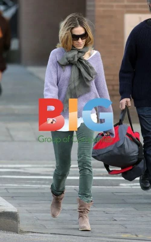 Sarah Jessica Parker walks son to school