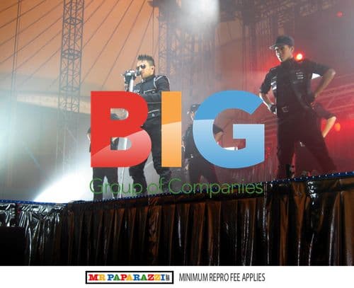 Peter Andre performing at Butlins