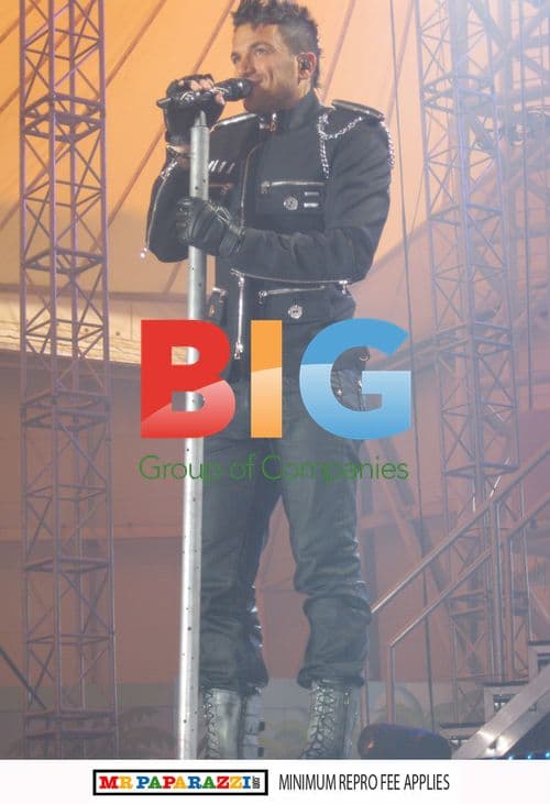 Peter Andre Returns to Stage After Illness