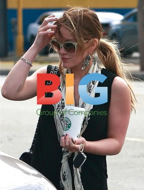 Hilary Duff visits doctor in Encino