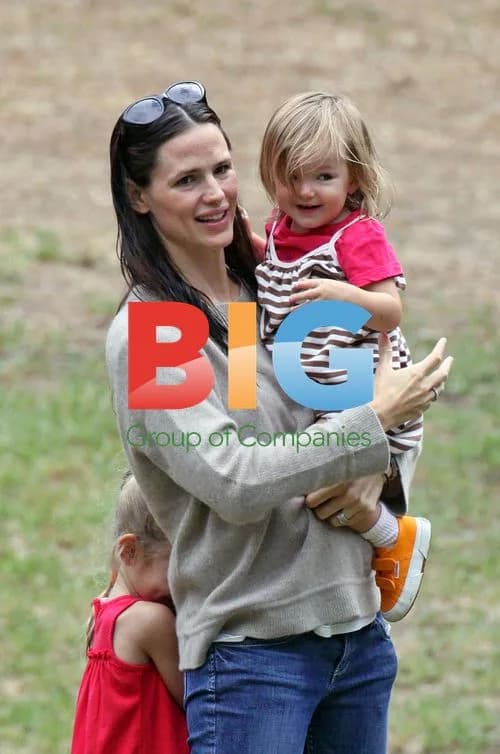 Jennifer Garner with Daughters at Soccer