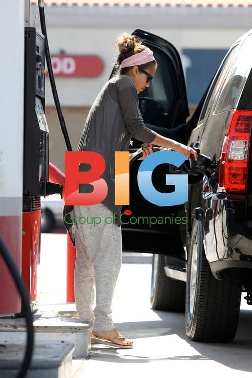 Actress Jessica Alba pumps gas in LA