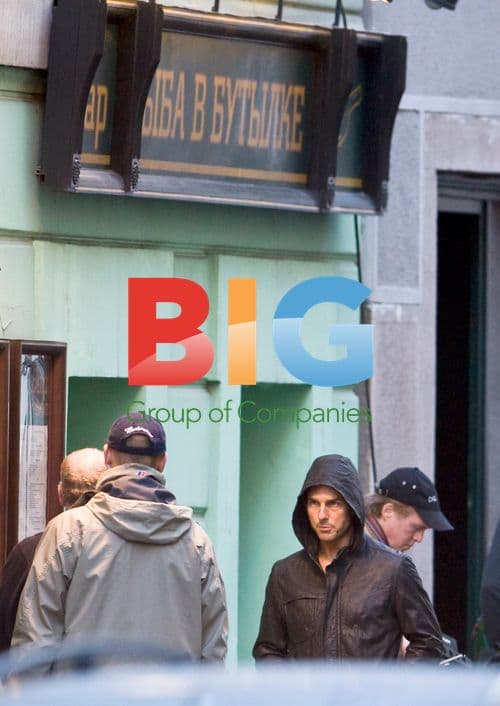 Tom Cruise on 'Mission Impossible IV' set