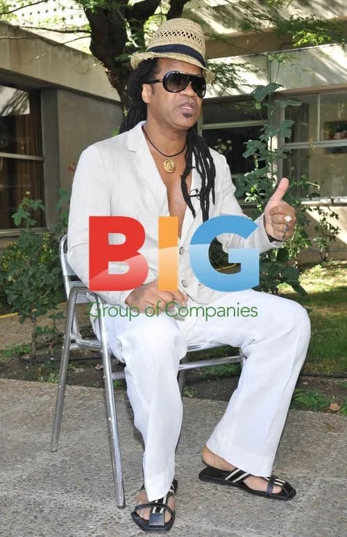 Carlinhos Brown presents album in Madrid