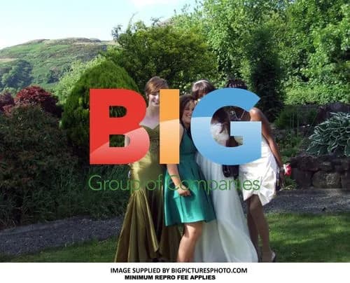 Gamu Nhengu and friends at prom