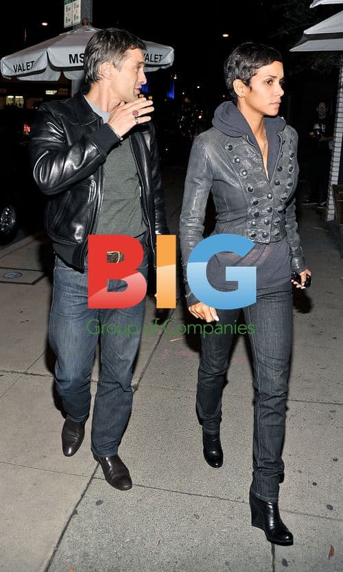 Halle Berry and Oliver Martinez at Photo Exhibition