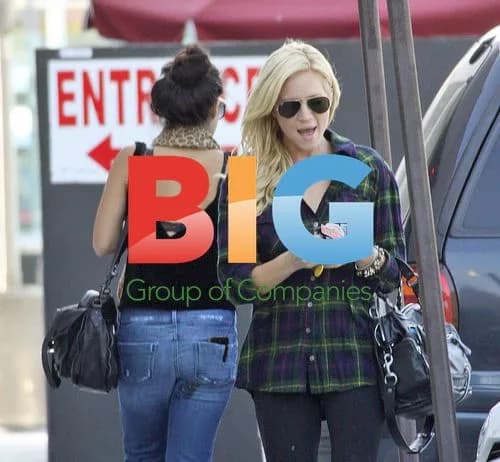 Vanessa Hudgens & Britney Snow Meet for Lunch