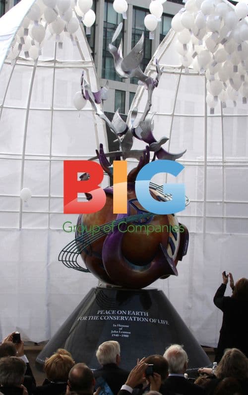 Julian Lennon and Cynthia Lennon at Peace Monument Unveiling