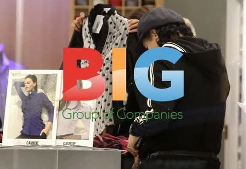 Carlos Santana Shopping in Italy