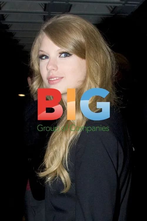 Taylor Swift Leaving London Hotel