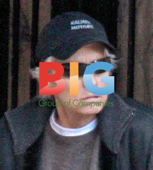 Michael Douglas Leaves Apartment