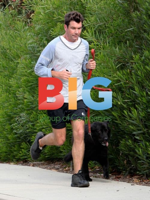 Jerry O'Connell jogging with dog