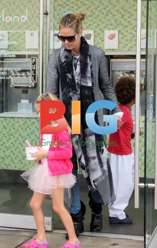 Heidi Klum with kids at Yogurtland