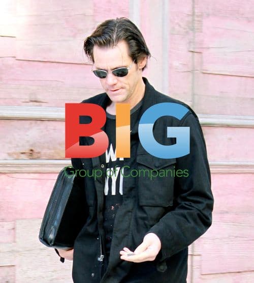 Jim Carrey Out for Walk in NYC