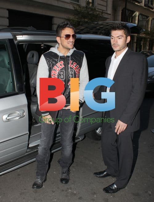 Peter Andre Leaving London Hotel