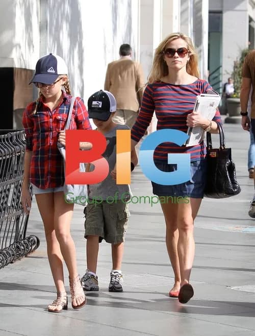 Reese Witherspoon Out Shopping with Kids