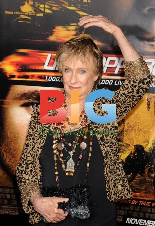 Cloris Leachman at "Unstoppable" Premiere