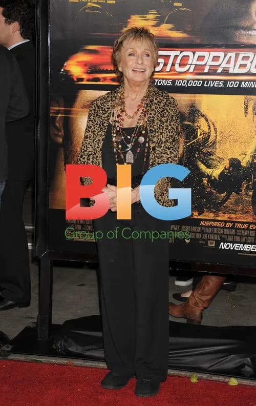 Cloris Leachman at "Unstoppable" Premiere