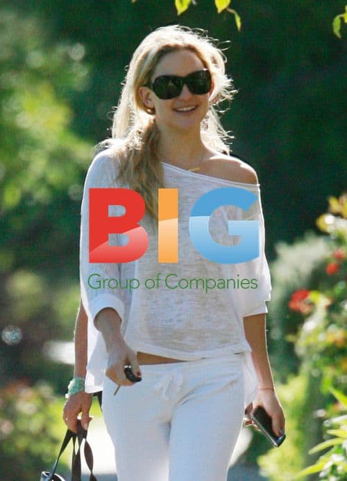 Kate Hudson Leaves Goldie Hawn's House