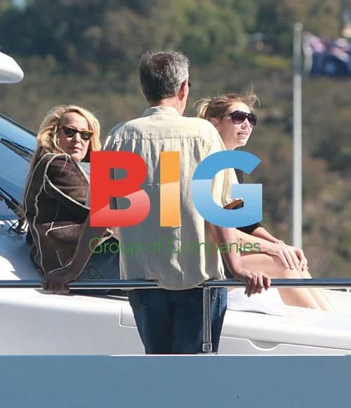 Jerry Hall & 'Graduate' Cast Cruise in Australia