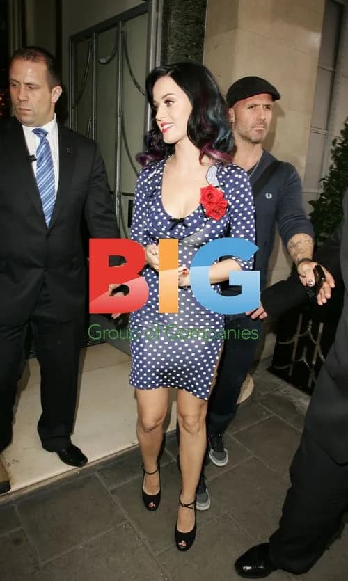 Katy Perry Signs Autographs in London