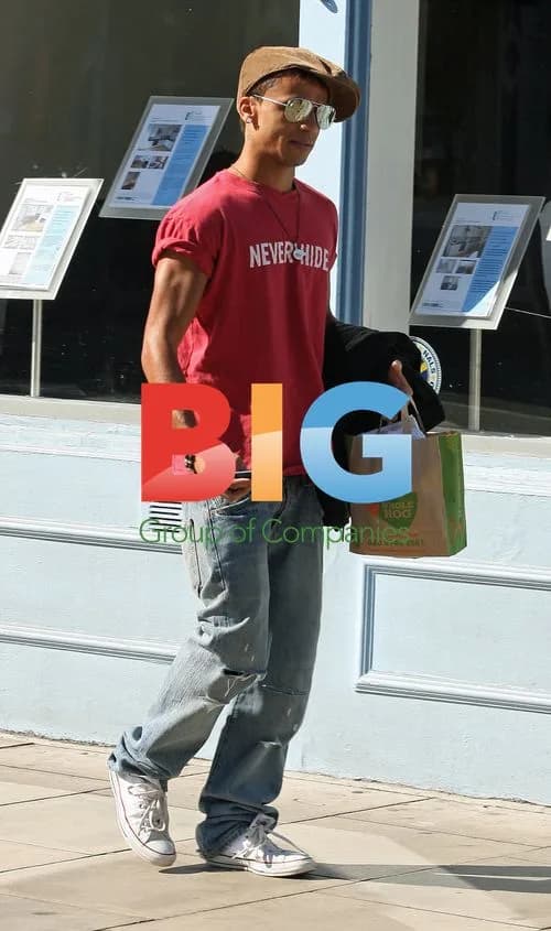 JLS singer Aston Merrygold out for a sandwich, London