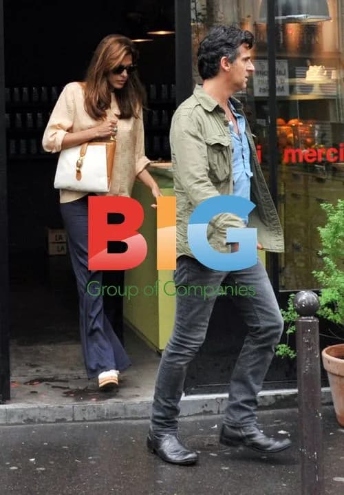 Eva Mendes shopping in Paris