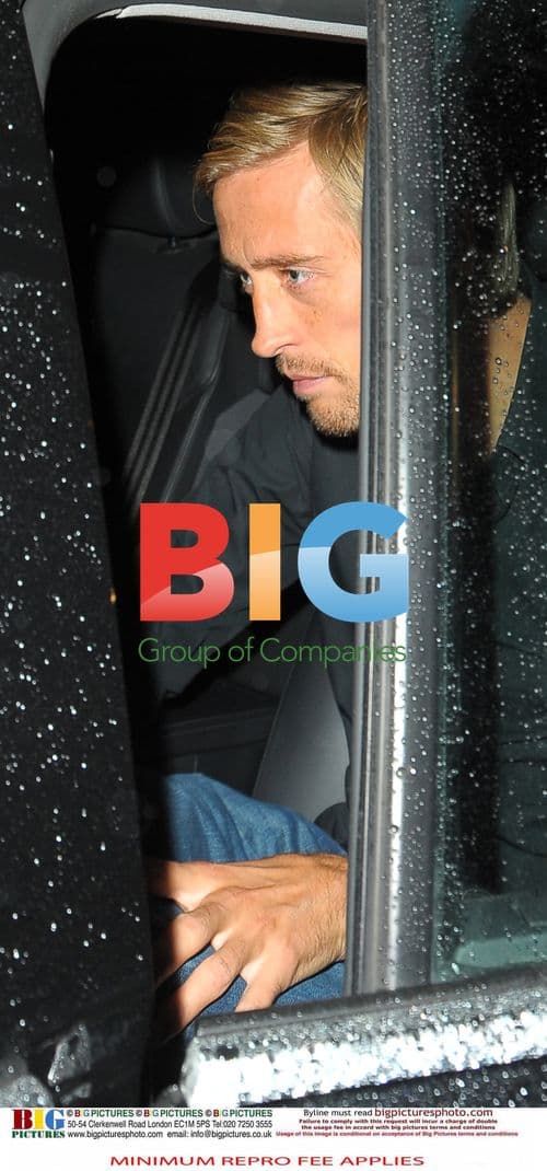 Peter Crouch and Abigail Clancy Dine in Soho