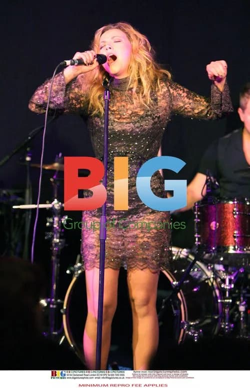 Charlotte Church Performs 'Back To Scratch'