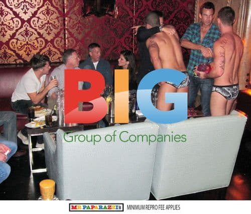 Sandra Bullock Drinks with Friends