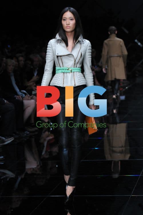 Burberry Spring/Summer 2011 Fashion Show