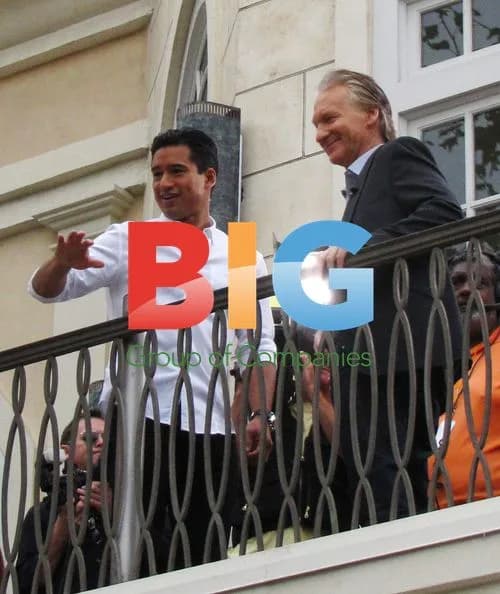 Mario Lopez interviews Bill Maher on "Extra"