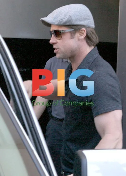 Brad Pitt at Hollywood Mall