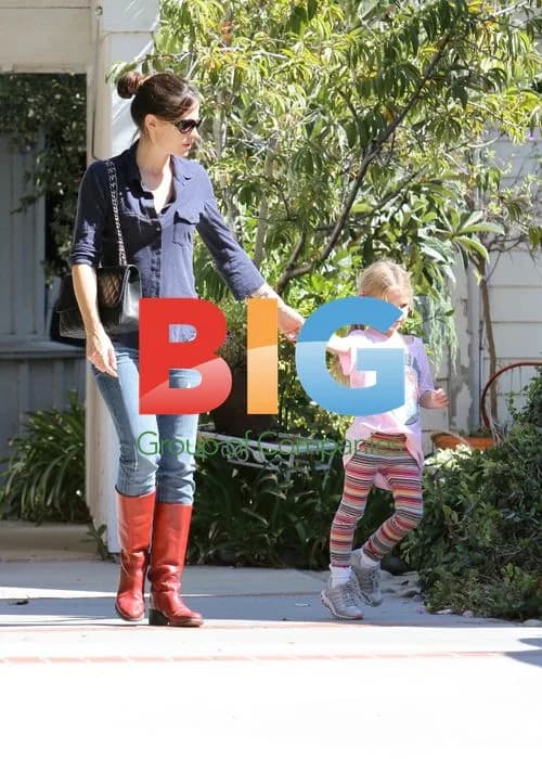 Jennifer Garner and Daughter Violet in Brentwood