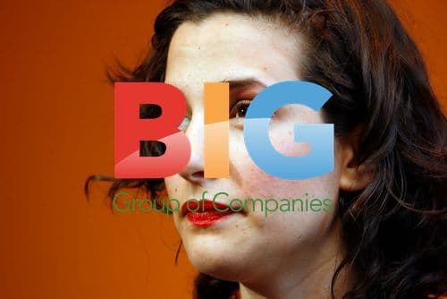 Zana Marjanovic on the set of 'Snow'