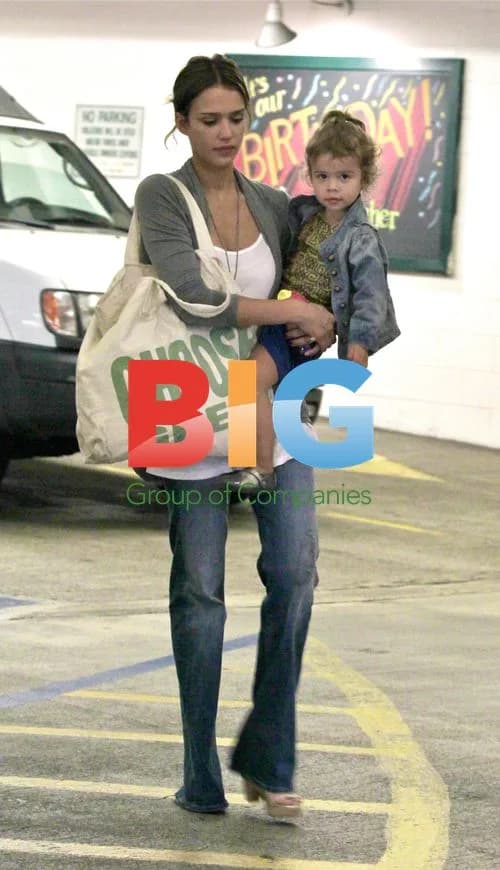 Jessica Alba and Daughter Shopping