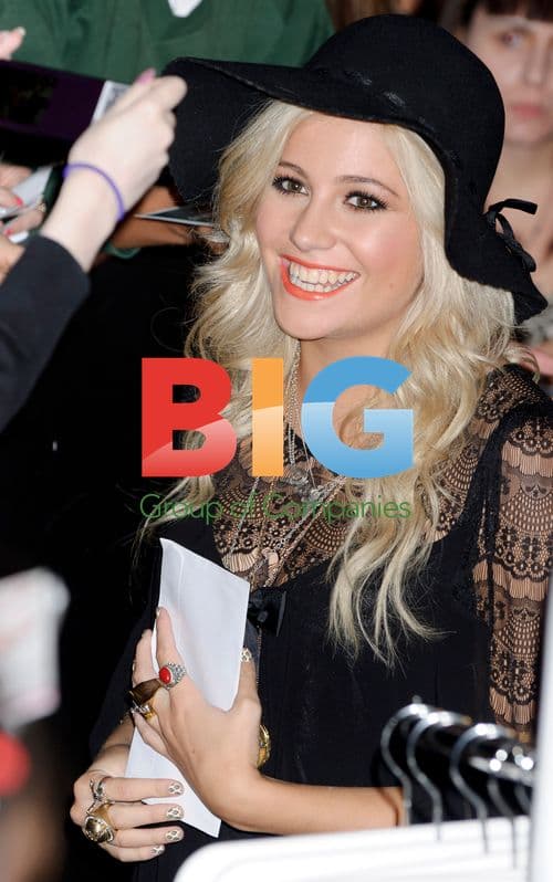 Pixie Lott Launches Lipsy Fashion Range