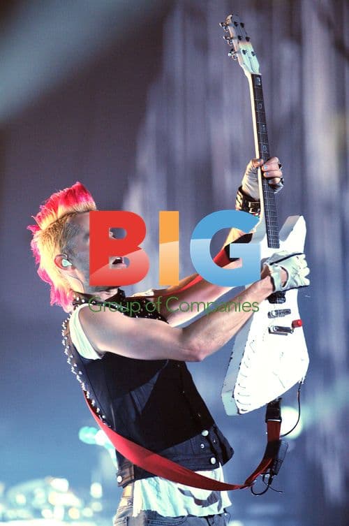 Jared Leto Performing with 30 Seconds to Mars